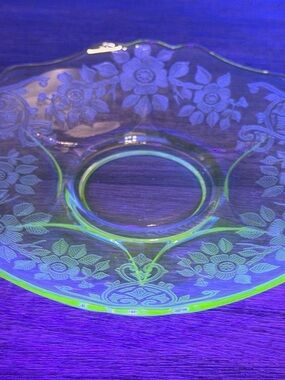 Yellow Cambridge Apple Blossom 5.5” 6-Sided Saucer Vaseline Glass UV glow